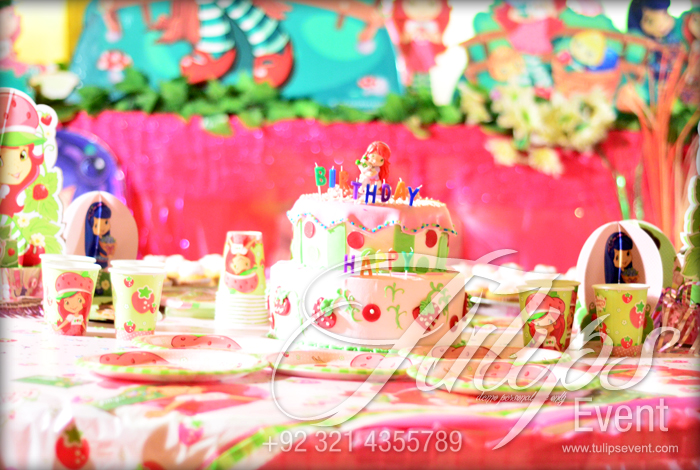 strawberry-shortcake-themed-birthday-planner-ideas-in-pakistan-09