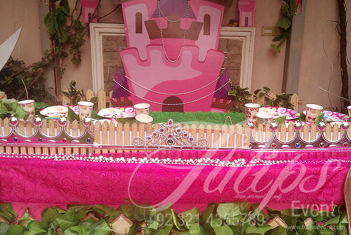 barbie-girl-birthday-party-ideas-decoration-pakistan-07
