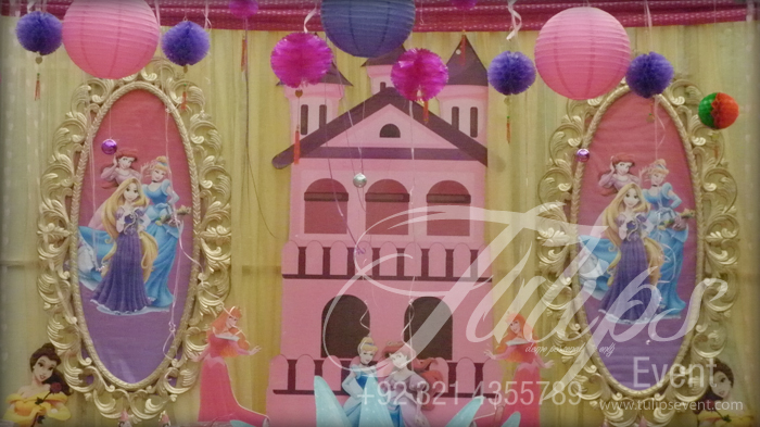 disney-princess-themed-birthday-party-decoration-pakistan-21