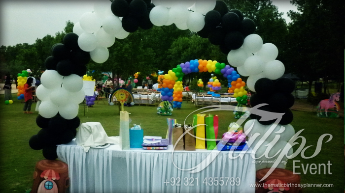 unicorn-rainbow-themed-birthday-party-decoration-pakistan-16